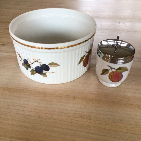 Royal Worcester Evesham Soufflé Dish Egg Coddlers Baking Porcelain Oven … - Picture 1 of 12